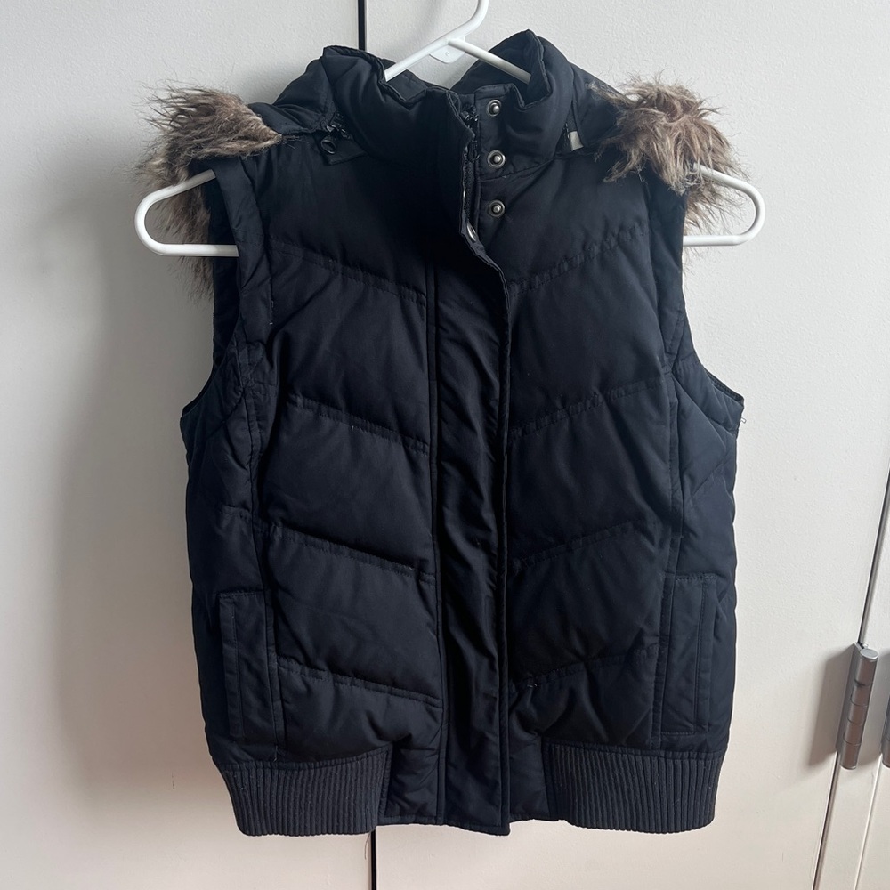 Gap hooded puffer vest